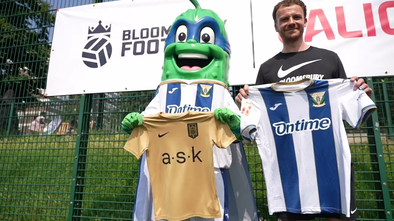 🤗🇬🇧 Nos unimos a la colaboración de LaLiga con Bloomsbury Football en Londres junto a SuperPepino 🦸🥒