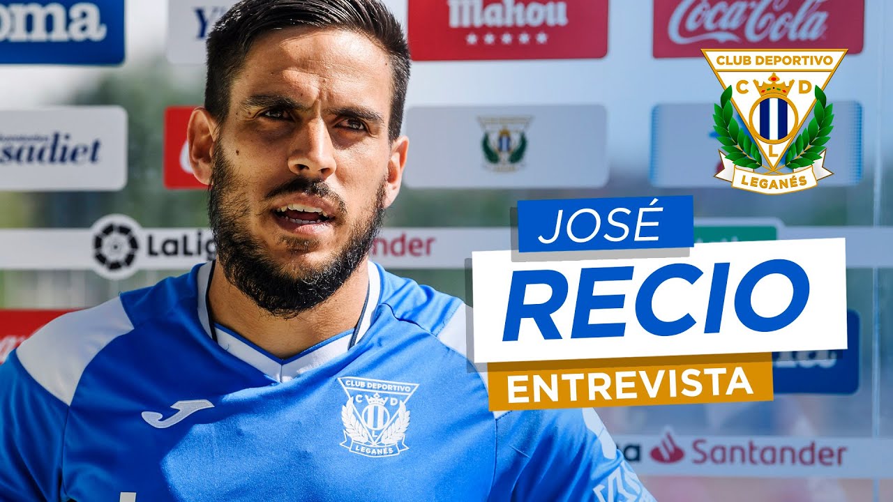 El jugador del C.D. Leganés JOSÉ RECIO responde a los periodistas