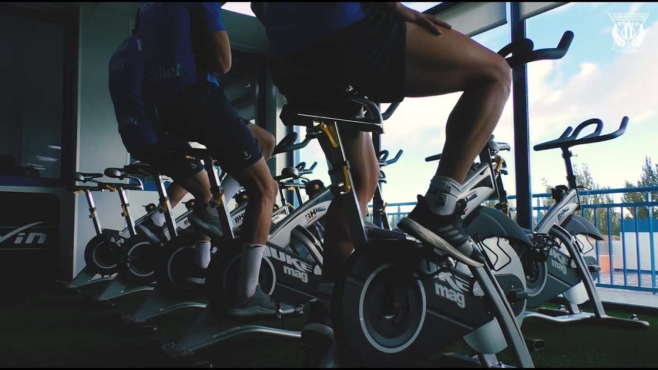 Calentamiento en el gimnasio - C.D. Leganés